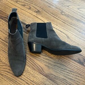 Via Spiga suede boots size 9.5